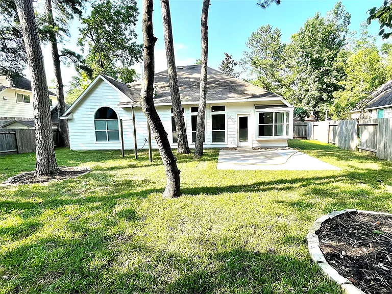 71 E Hobbit Glen Dr — Photo 3