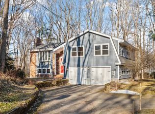 945 Salem End Rd, Framingham, MA 01702