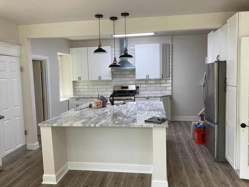 1st image of 5416 Woodbine Ave