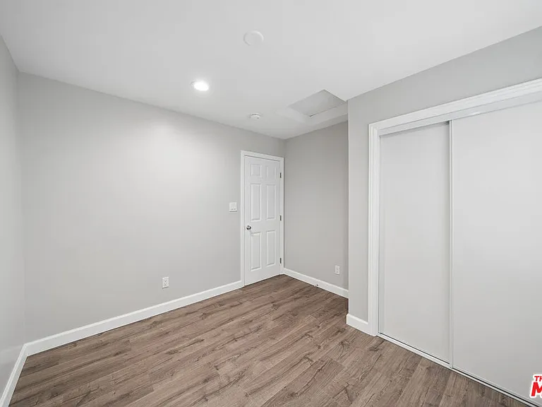 1545 W 23rd St — Photo 10
