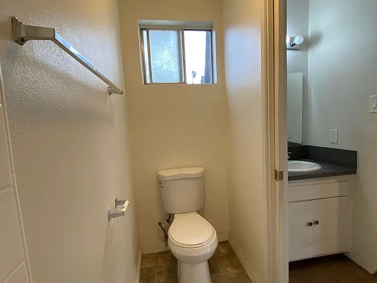 981 Elden Ave #18 — Photo 5