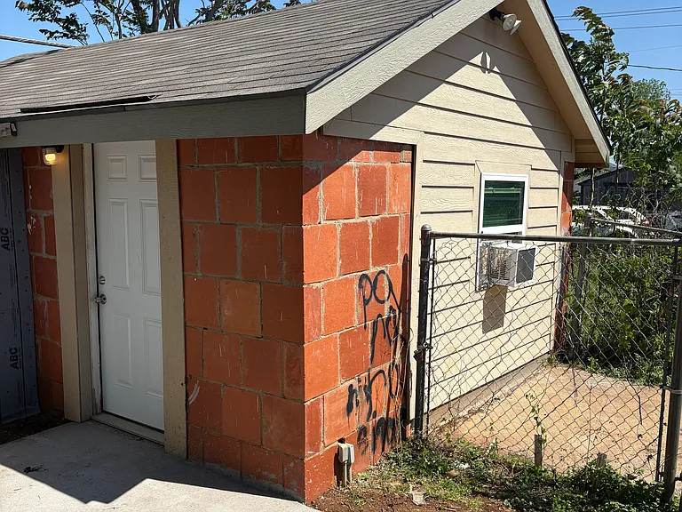 1911 E Maddox Ave #B — Photo 13