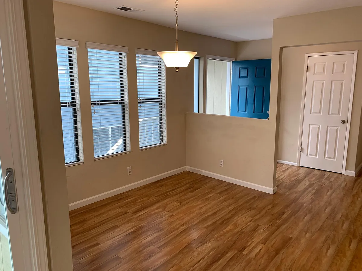 Building Photo - 427 Norfolk Dr