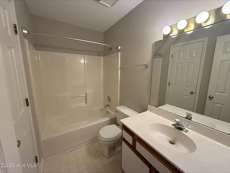 102 Breezewood Dr — Photo 9