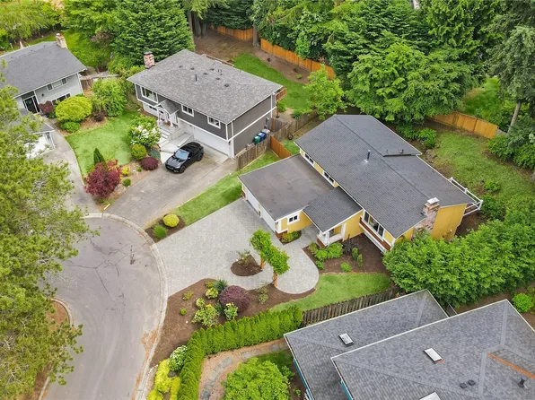 12313 NE 68th Place, Kirkland, WA 98033