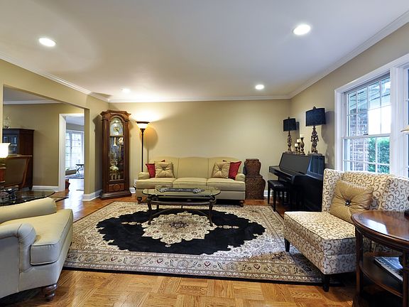 Living Rm-Lg picture window