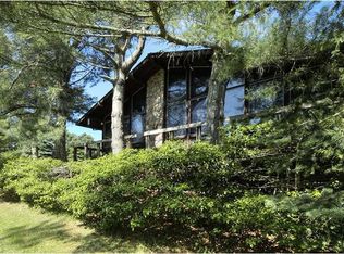 44 Old Farm Rd, Little Compton, RI 02837