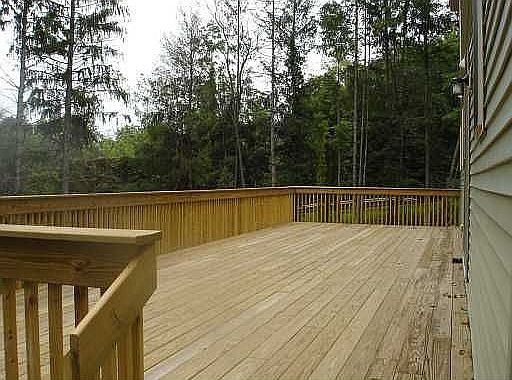 Gorgeous 44x16 Deck for Outdoor Entertaining