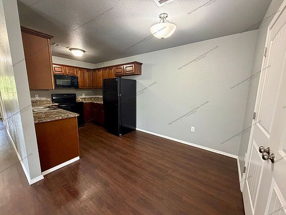 5th image of 2002 Ingalls Ln #A