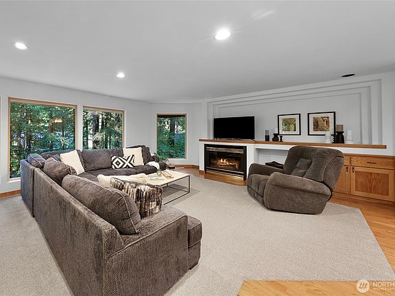 4th image of 6929 Baker Circle