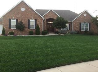 1639 Shadow Rdg, Columbia, IL 62236