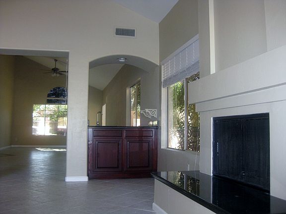 5th image of 1583 S Sycamore Pl