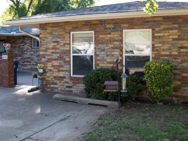 608 S Willis St — Photo 1