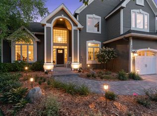 7424 Moccasin Trl, Chanhassen, MN 55317