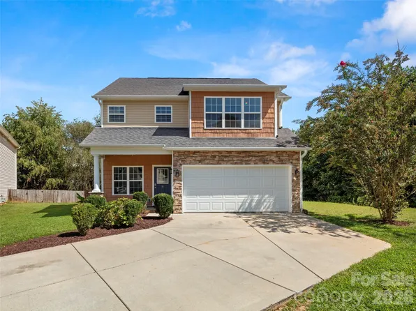 16 Stonebury Dr, Arden, NC 28704