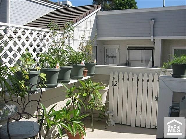 1st image of 12 Hollyhock Ln