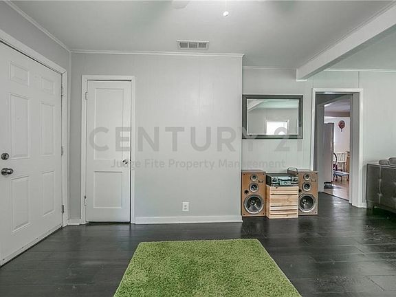 3rd image of 206 Renfro St