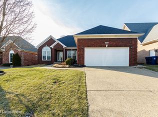 10206 Springhurst Gardens Cir, Louisville, KY 40241