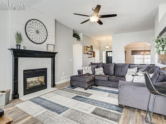 3rd image of 5423 Campglen Dr