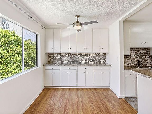 3rd image of 10-939 N Curson Ave Unit 10