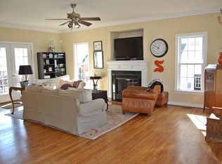 2819 Savage View Dr, Midlothian, VA 23112