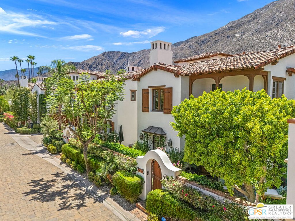 Apartment in Palm Springs, Riverside - More
