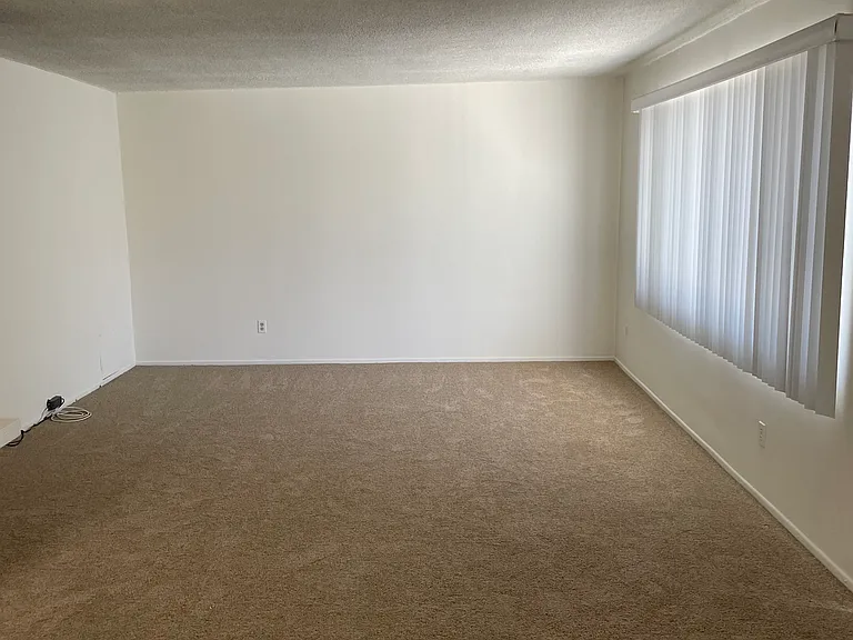 524 Avenue G #21 — Photo 10