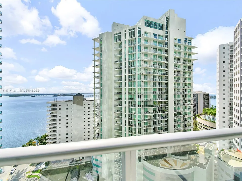 1300 Brickell Bay Dr #1806