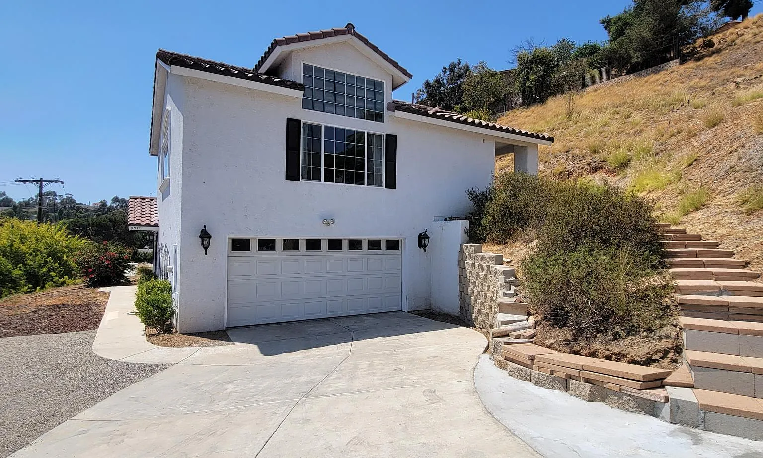 4 bed, 2742 sqft, $4,600 — Photo 1