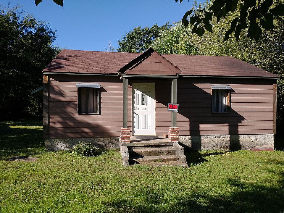 1st image of 704 Dorothy St