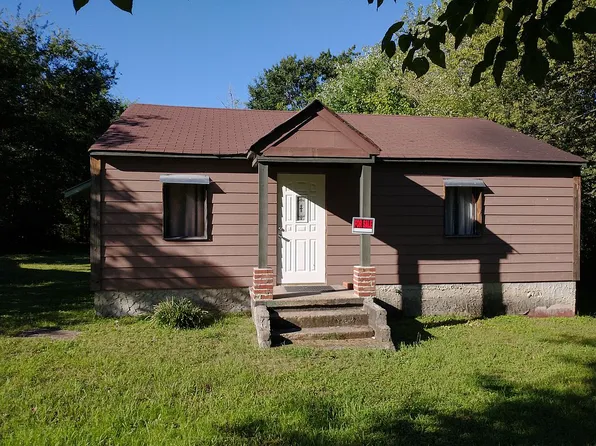 704 Dorothy St, Rossville, GA 30741