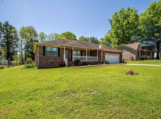 102 Costal Dr, Hazel Green, AL 35750