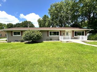 921 W Ozark St, Houston, MO 65483