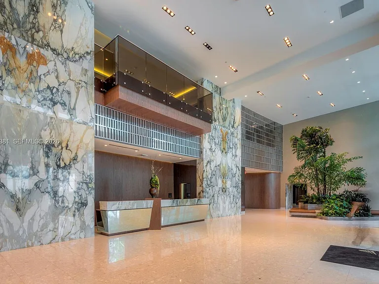 2020 N Bayshore Dr #1908 — Photo 32
