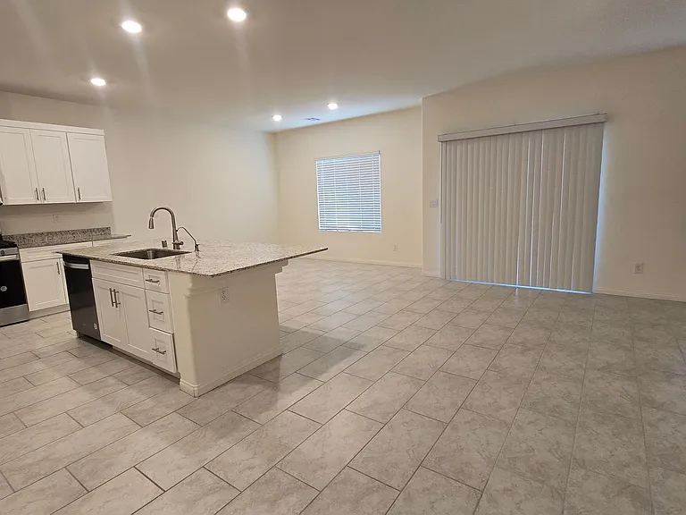 7647 Duran Harbor Ln — Photo 32