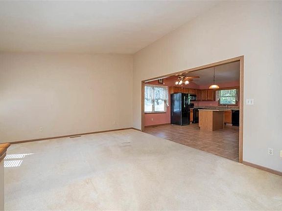 3rd image of 5082 Winthrop Dr #5082