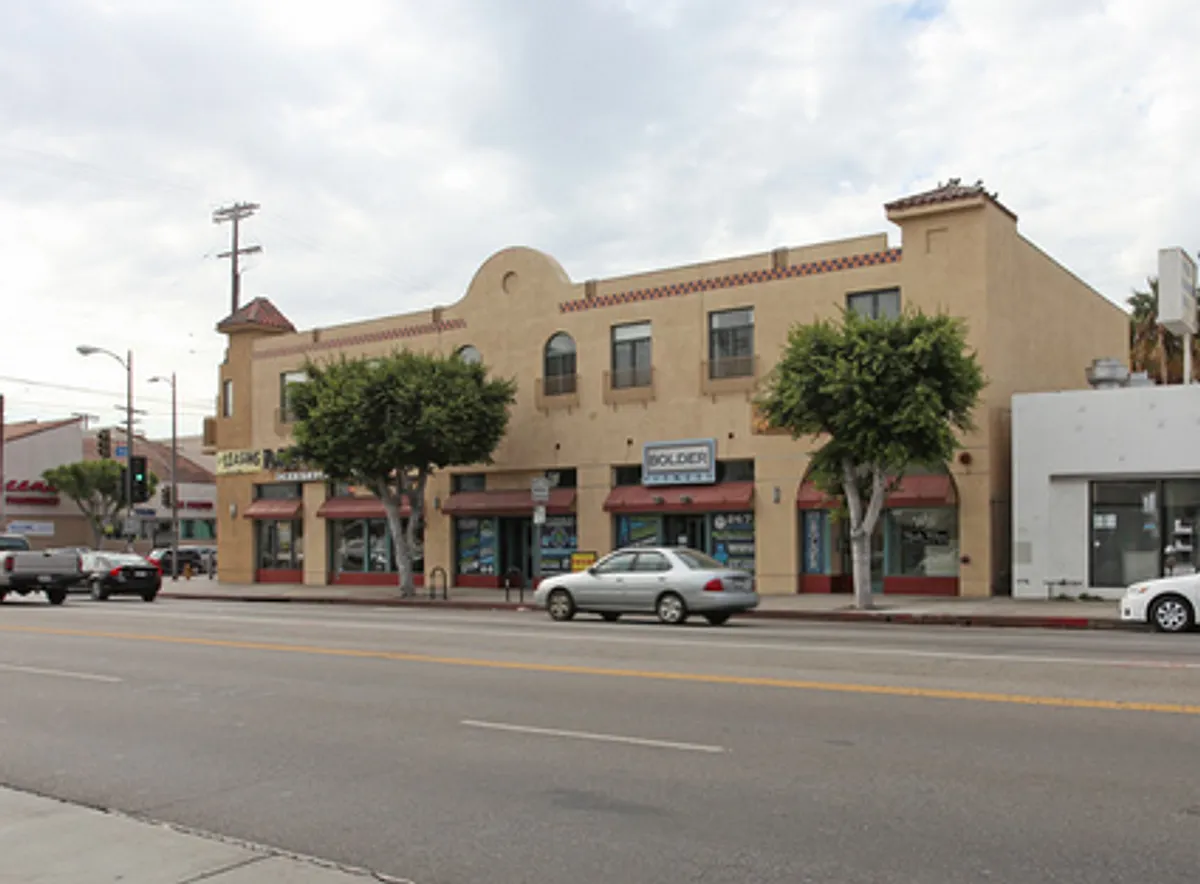Building Photo - Pico/Robertson