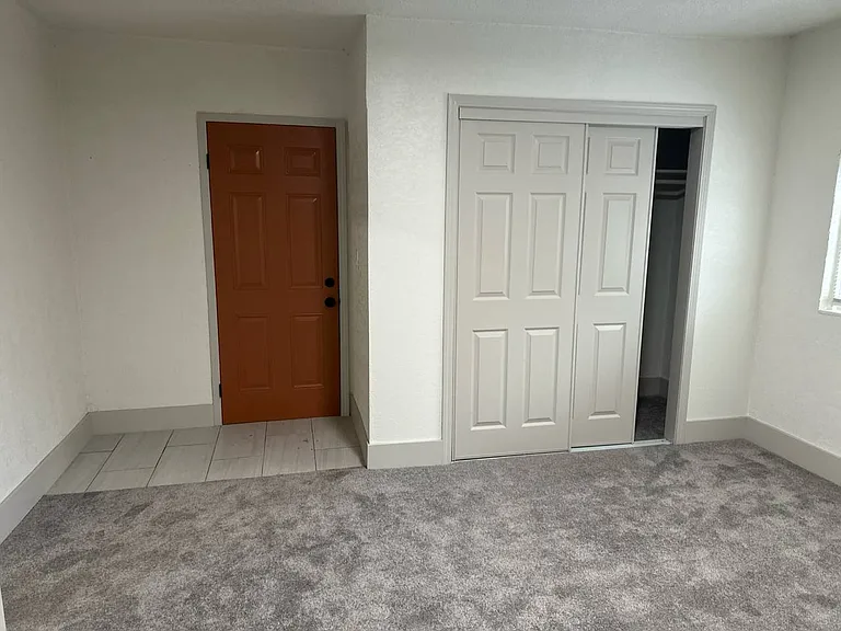 289 Holly St #2 — Photo 8