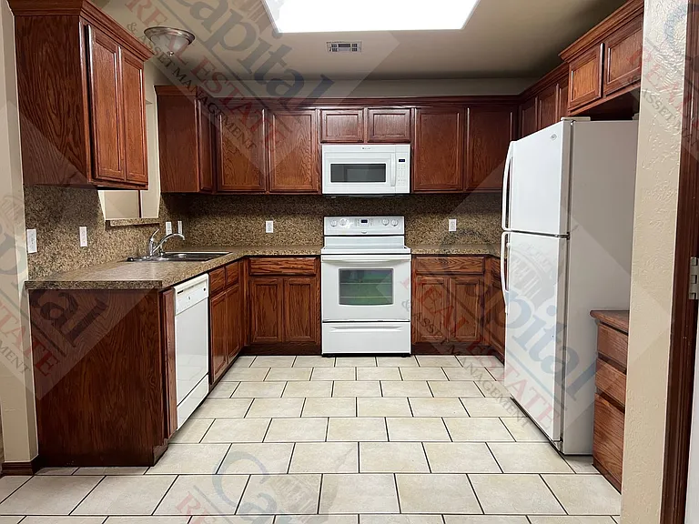 20635 Penny Ln — Photo 9