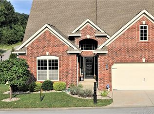 512 Autumn Grove Cir, New Albany, IN 47150