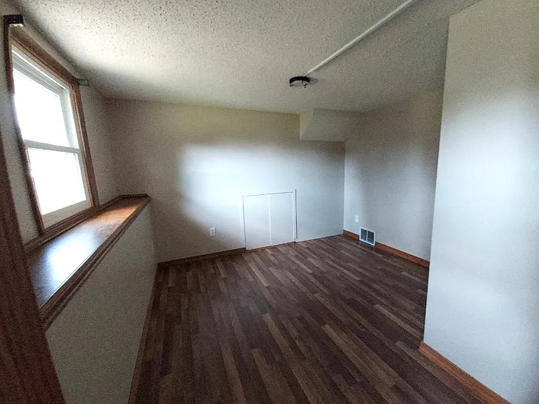 1353 State St — Photo 14