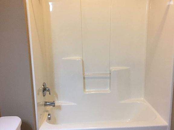 3rd image of 7446 S Louise Ave APT 204
