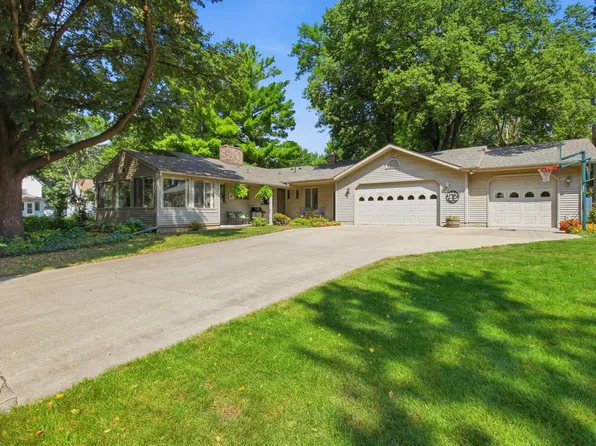 302 N 9th St, Montevideo, MN 56265