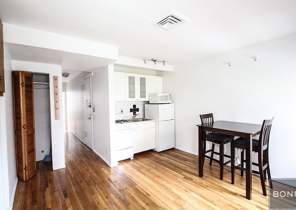 1st image of 338 W 23rd St