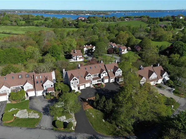 15 Hammersmith Rd Unit 19, Newport, RI 02840