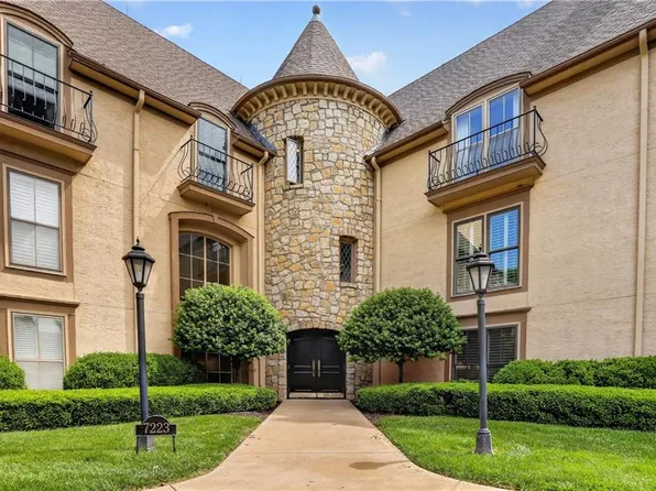 7223 Mission Rd APT 103, Prairie Village, KS 66208