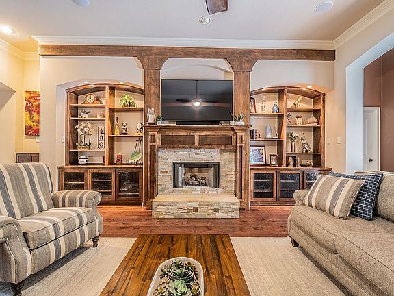 5th image of 7900 Hinkley Oak Dr