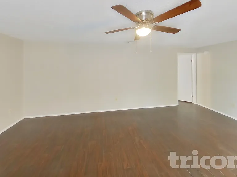 8102 Chickasaw Ln — Photo 4