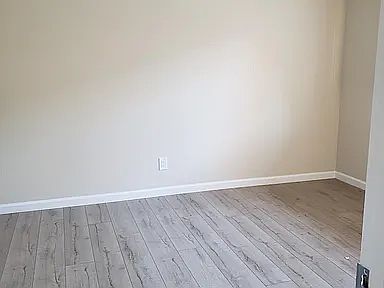 3rd image of 300 Richfield Dr APT 3