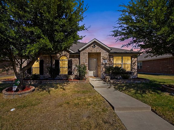 3rd image of 1612 Ambercrest Dr
